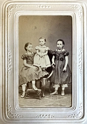 Porträt von Elisabeth, Hedwig und Helene Wagner, um 1900 © KulturBetrieb Wurzen